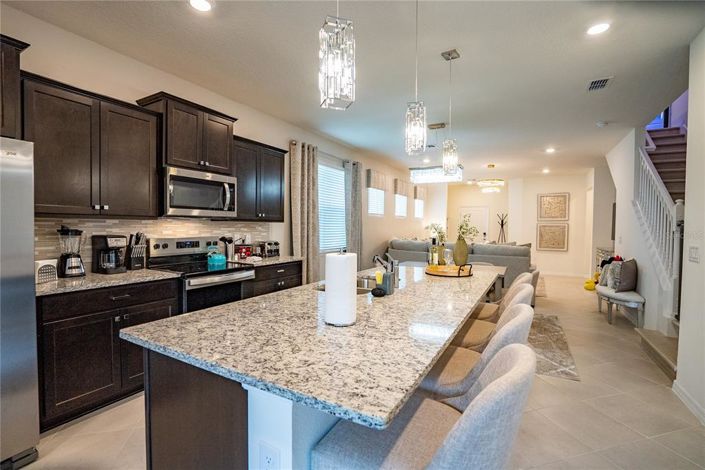 Image No.12-5 Bed Property for sale