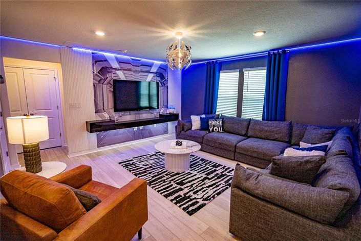 Image No.28-5 Bed Property for sale