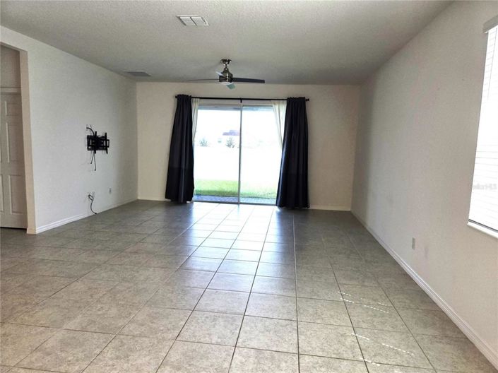 Image No.25-3 Bed Property for sale