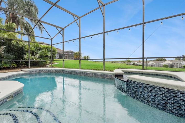 Image No.27-5 Bed Property for sale