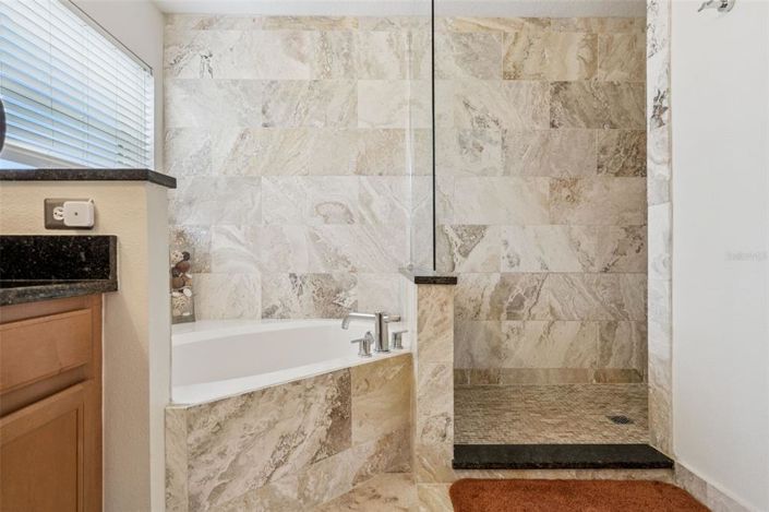 Image No.42-5 Bed Property for sale