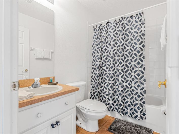 Image No.28-4 Bed Property for sale