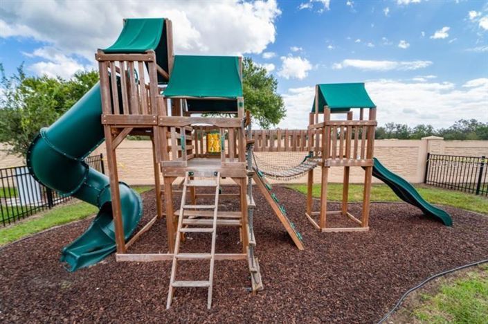 Image No.14-3 Bed Townhouse for sale