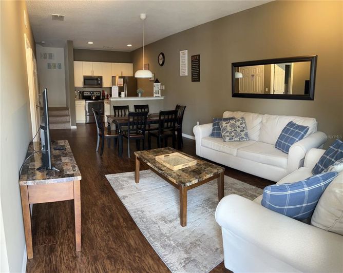 Image No.19-3 Bed Townhouse for sale