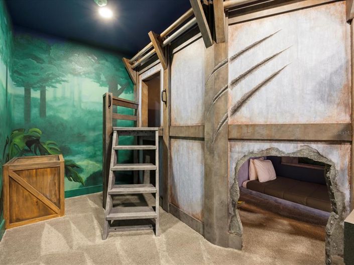 Image No.32-10 Bed Property for sale