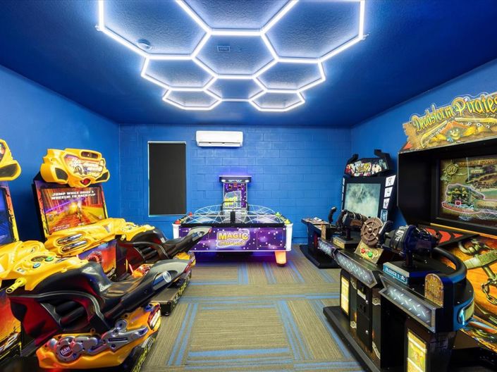 Image No.54-10 Bed Property for sale