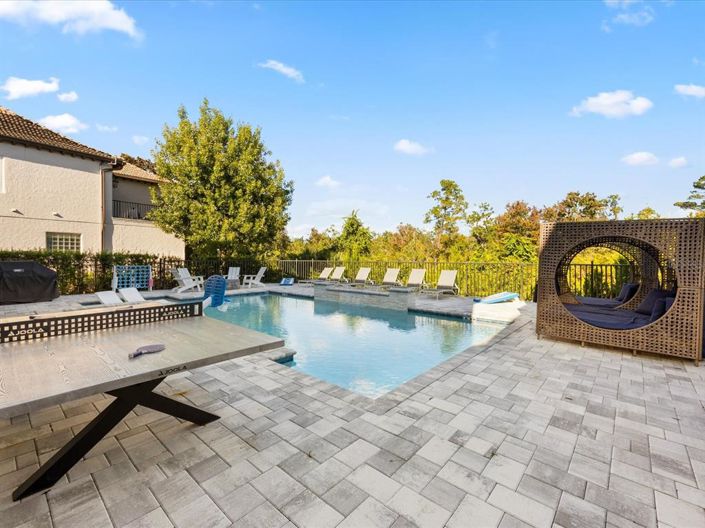 Image No.58-10 Bed Property for sale