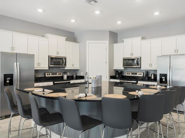 Image No.9-10 Bed Property for sale