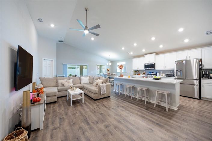 Image No.4-4 Bed Property for sale