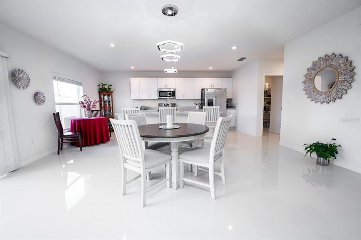 Image No.10-4 Bed Property for sale