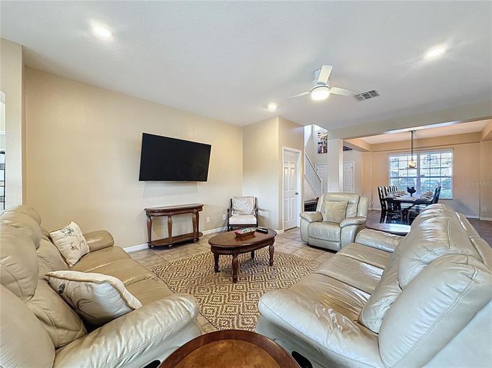 Image No.14-8 Bed Property for sale