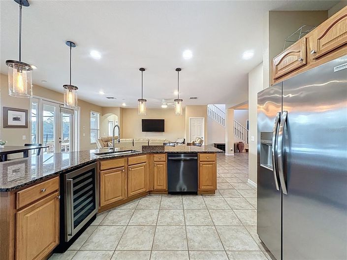 Image No.15-8 Bed Property for sale