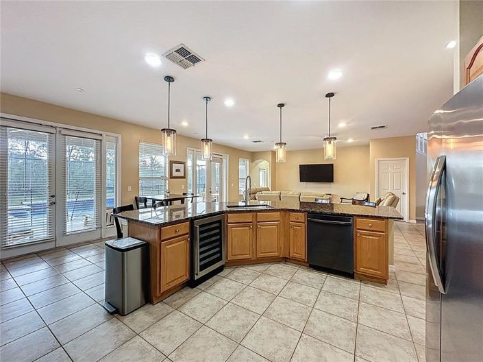 Image No.17-8 Bed Property for sale