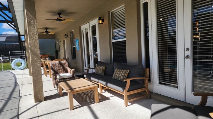 Image No.24-8 Bed Property for sale