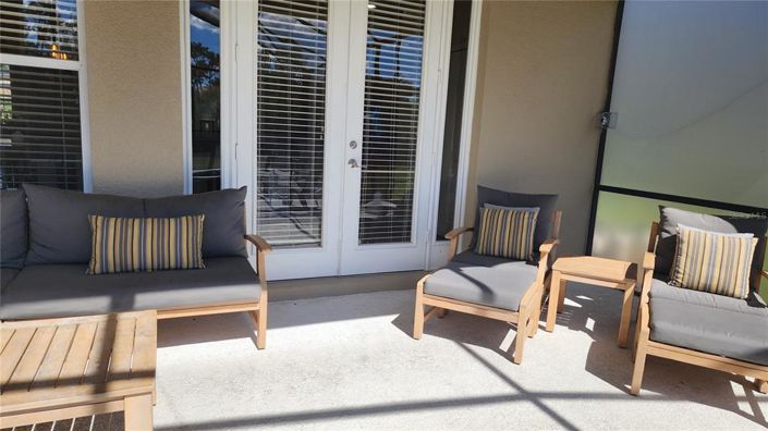 Image No.27-8 Bed Property for sale