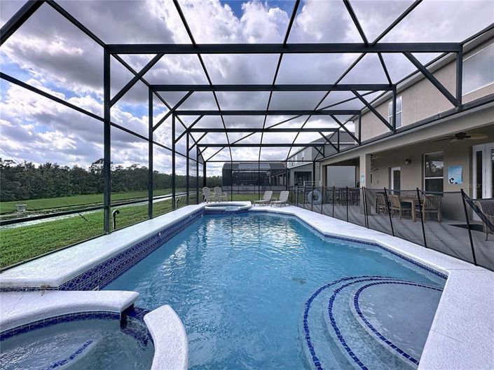 Image No.30-8 Bed Property for sale