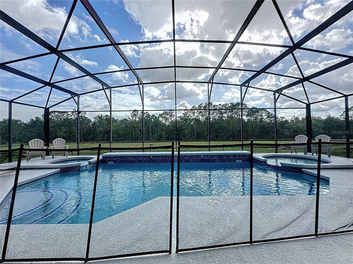 Image No.32-8 Bed Property for sale