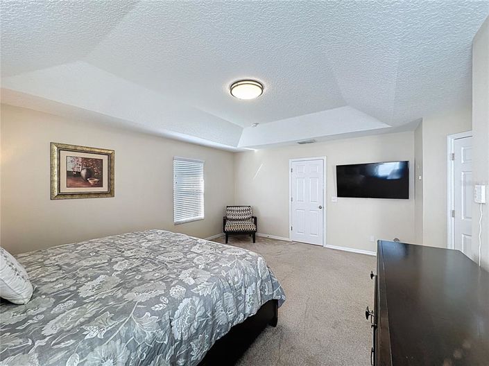 Image No.55-8 Bed Property for sale