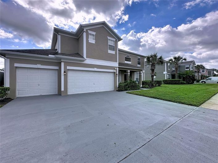 Image No.6-8 Bed Property for sale