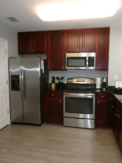 Image No.10-2 Bed Property for sale