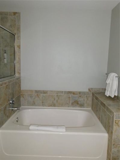 Image No.28-2 Bed Property for sale