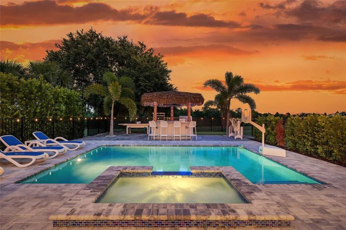 Image No.2-6 Bed Property for sale