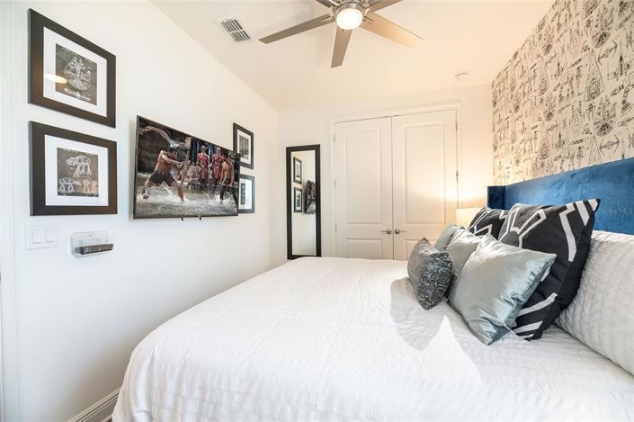 Image No.30-6 Bed Property for sale