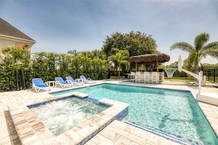 Image No.38-6 Bed Property for sale