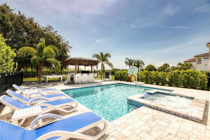 Image No.40-6 Bed Property for sale