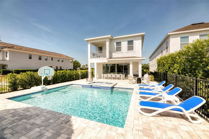 Image No.42-6 Bed Property for sale