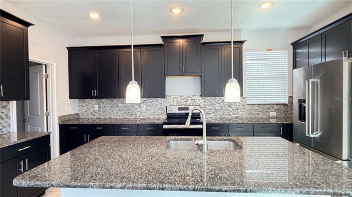 Image No.8-5 Bed Property for sale