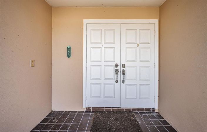 Image No.10-3 Bed Property for sale