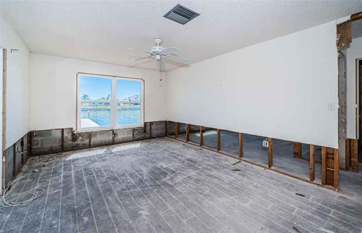 Image No.17-3 Bed Property for sale