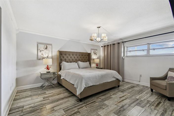 Image No.28-2 Bed Property for sale