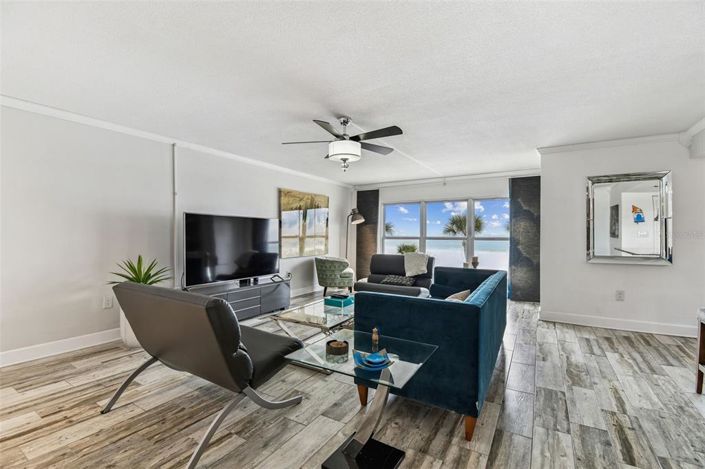 Image No.9-2 Bed Property for sale