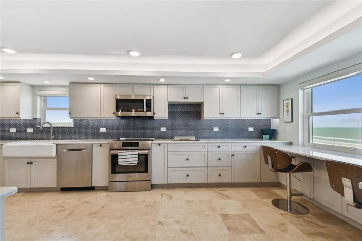 Image No.9-2 Bed Property for sale