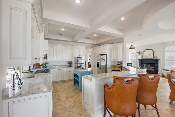 Image No.28-5 Bed Property for sale