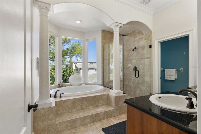 Image No.44-5 Bed Property for sale