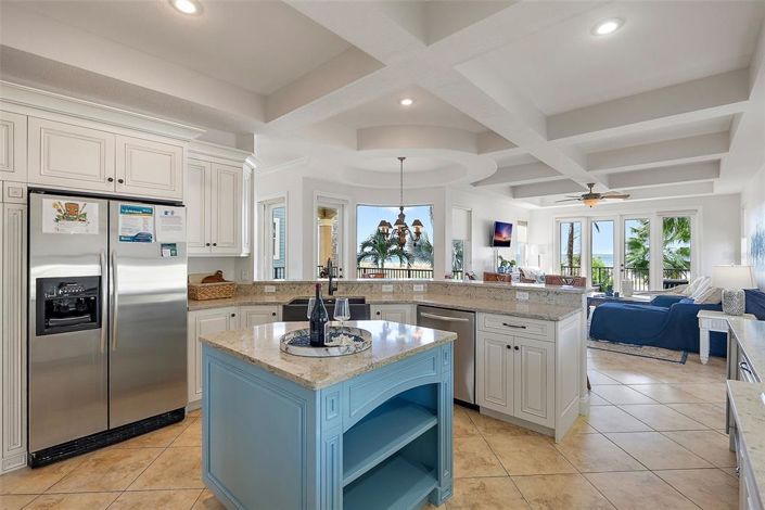 Image No.8-5 Bed Property for sale