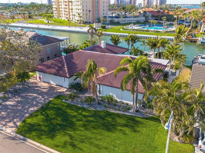 Image No.12-4 Bed Property for sale