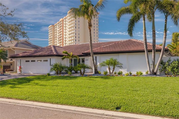 Image No.15-4 Bed Property for sale