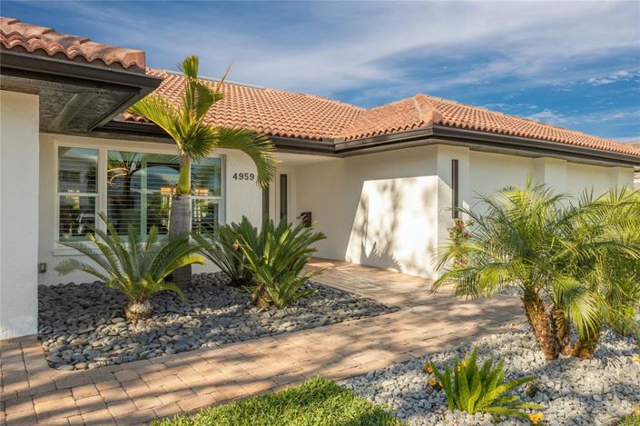 Image No.16-4 Bed Property for sale