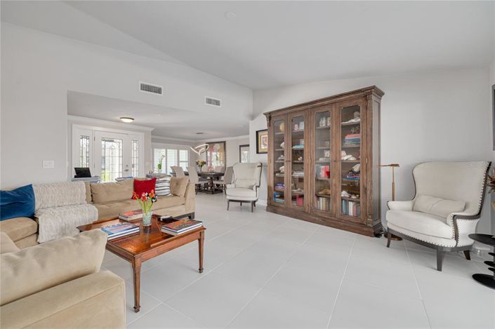 Image No.18-4 Bed Property for sale