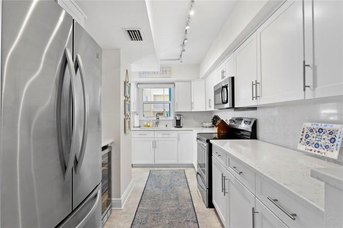 Image No.15-2 Bed Property for sale