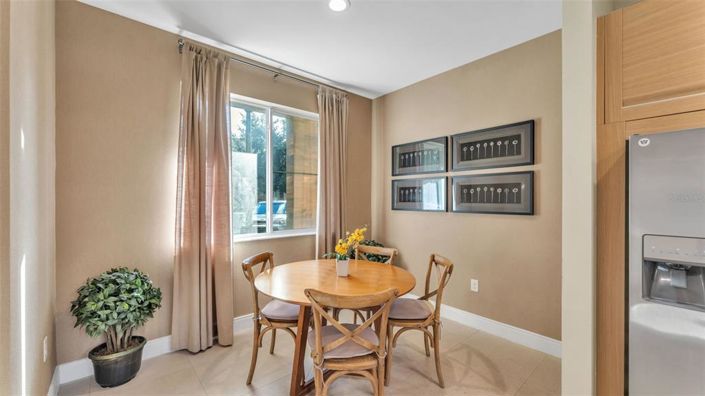 Image No.11-4 Bed Townhouse for sale