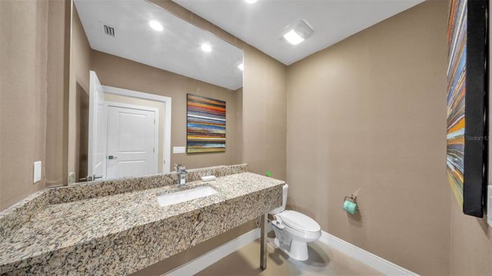 Image No.13-4 Bed Townhouse for sale