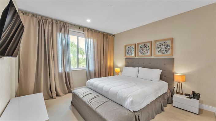 Image No.22-4 Bed Townhouse for sale