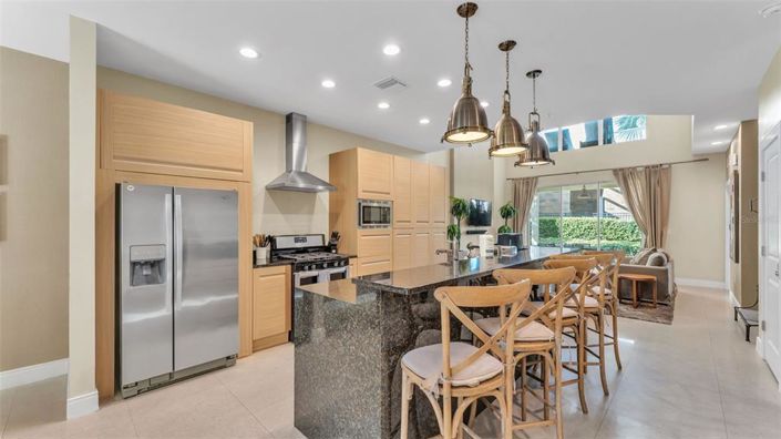 Image No.3-4 Bed Townhouse for sale