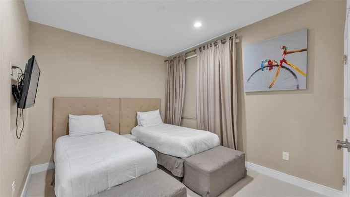 Image No.37-4 Bed Townhouse for sale