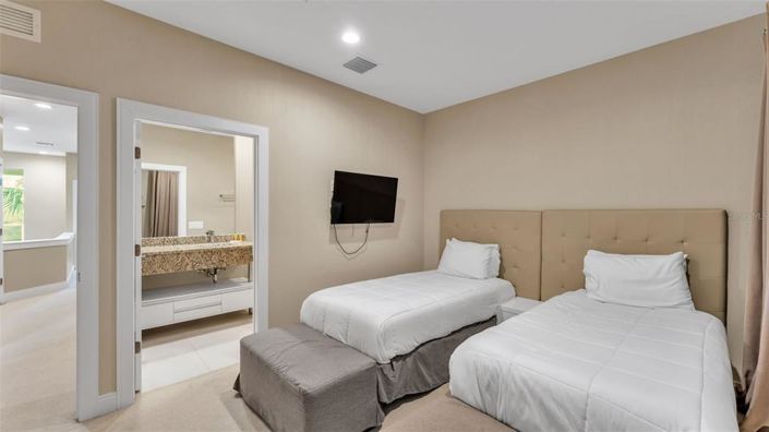 Image No.38-4 Bed Townhouse for sale